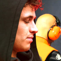 VIDEO: Diskwalificatie Norris dreigt, paniek in McLaren-pitbox