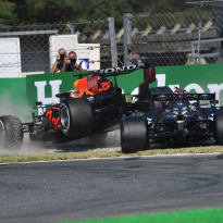 Kalff ziet FIA meten met twee maten bij Verstappen en Hamilton: 'Slaat nergens op'