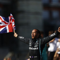Tom Holland: Lewis Hamilton hace historia todos los días