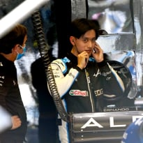 Helmut Marko ziet potentie in Guanyu Zhou: 'Hij is klaar voor het echte werk bij Alfa Romeo'