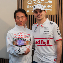 Honda-chef Watanabe bewierookt Verstappen: "Max ongelofelijk populair in Japan"