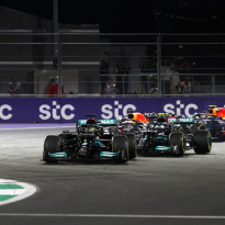Bottas pakt podium in laatste bocht: "Veel obstakels met al die rode vlaggen"