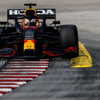 Honda vervangt motor Verstappen: 'Na-effect crash leed mogelijk tot problemen'