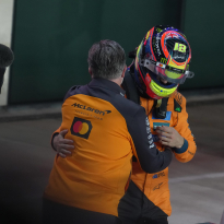 Sky Sports hekelt boardradio Brown bij Piastri: "Hij had meer empathie kunnen tonen"