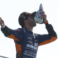 F1 fans given incredible chance to step into Ricciardo's shoes