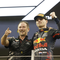 Red Bull destaca el "fenomenal compromiso" de Verstappen