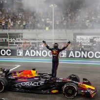 Ex-Mercedes F1 chief makes Verstappen 's***box' claim