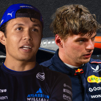 Albon met Verstappen in vliegtuig naar huis: 'Denk dat ik maar ga slapen dan'