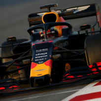 Dr. Helmut Marko: 'Red Bull zit tussen Ferrari en Mercedes in'