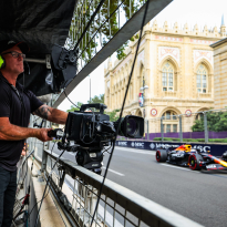 Sainz bekritiseert F1-regie: "Gaan over de schreef met beroemdheden en vriendinnen"