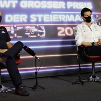 Herbert ergert zich aan moddergooien Horner en Wolff: "Het lijkt wel een speeltuin"
