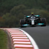 Bottas pakt pole na gridstraf voor Hamilton: "Dat zou goed moeten zijn"