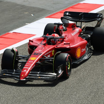 Checo, cuarto en la sesión matutina de Bahrein; Leclerc encabeza