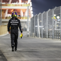 Verstappen en collega's reageren op nieuwe boetes: "Als aanraken achtervleugel al €50.000 kost..."