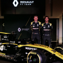 'Renault cancelde vakanties om Ricciardo de beste auto te geven'