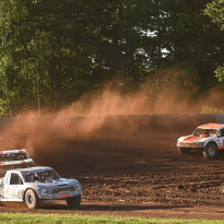 Step aside NASCAR, US dirt race produces one of the WILDEST final laps you'll ever see