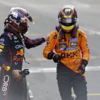 Marko ziet Verstappen zondag knokken om zege: 'Als McLaren morgen niet ineens iets vindt'