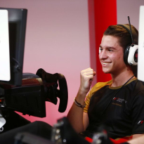 Voormalig simracekampioen krijgt stoeltje in Formule 2