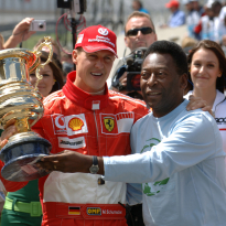 Hamilton pays tribute to Pelé following death of Brazil legend