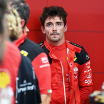 Ferrari: "Apostamos todo en la carrera y por un problema técnico ni siquiera la empezamos con Leclerc"