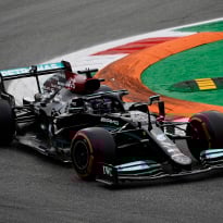 Hamilton moet sprintrace vanaf P2 starten: 'Bottas was sneller en ik kon hem niet matchen'