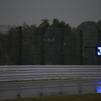 Hagelbui leidt tot evacuatie van tribunes, lek bij Viaplay en momenteel geen actie op de baan