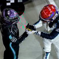 Russell komt op voor Hamilton: "Denk echt dat Lewis de beste coureur van het hele veld is"