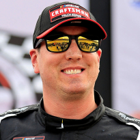 Kyle Busch smashes NASCAR track record as Clint Bowyer makes racing return