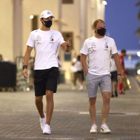 Bottas showt penthouse op wielen, Sainz test Ferrari 812 Superfast | Social Wall
