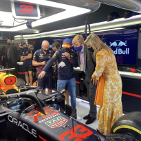 IN BEELD: Koninklijke familie ontmoet Max Verstappen voorafgaand aan race