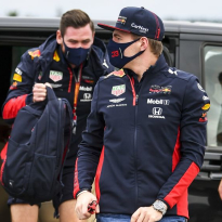 Verstappen terug in zijn natuurlijke habitat, Hamilton zoekt het hogerop | Social Wall