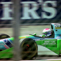 Op deze dag in 1994: Dramatische pitstop voor Jos Verstappen eindigt in vlammenzee