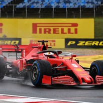 Tweede vrije training Hongarije: Vettel snelste in de regen