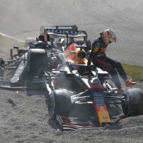 Luyendyk over crashes tussen Verstappen en Hamilton: 'Ik had Drive-through gegeven'