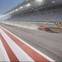 Video: Sprintrace Verstappen laat bizarre hoeveelheid zand op circuit zien
