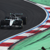 McLaren, Mercedes en drie andere teams vervangen motor allebei de coureurs