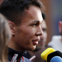 Debuterende Albon: 'De snelheid shockeerde mij  in positieve zin'