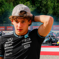 Wolff erkent dat Antonelli mogelijk te veel onder druk is gezet: "Misschien was dat een vergissing"