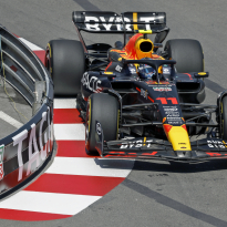 Propuesta de matrimonio entre empleados de Red Bull en el pitlane de Barcelona