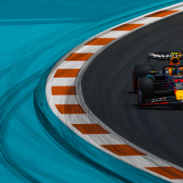 Perez leads as Hamilton in strife - Miami GP lap one recap