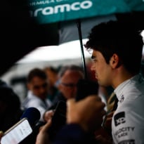 F1 fans accuse Mercedes director of sidelining STRUGGLING driver