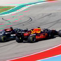 Hamilton legt het af tegen Verstappen in Amerika: 'Zij waren beter dit weekend'