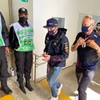UPDATE: Mercedes moet opnieuw naar de stewards, Verstappen na kwartiertje alweer buiten