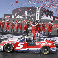 Larson honors Brickyard tradition with ROMANTIC gesture after win
