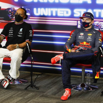 Stewart waarschuwt Verstappen en Hamilton: 'Ze zijn allebei aan het overdrijven'