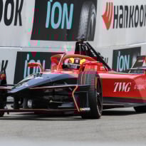 Dennis zegeviert in Formule E-seizoensopener São Paulo, horrorcrash voor Martí