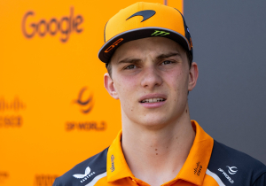 Steiner wijst naar 'zwak' McLaren bij straf Piastri: 'Lijkt alsof ze hun coureur niet steunen'