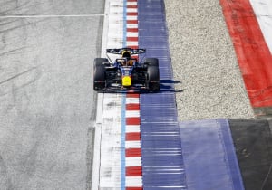 Verstappen crasht in slotminuten kwalificatie Oostenrijk, polesitter onduidelijk