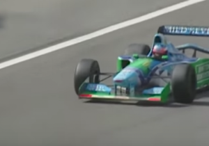 VIDEO: Mick Schumacher in de Benneton van zijn vader Micheal