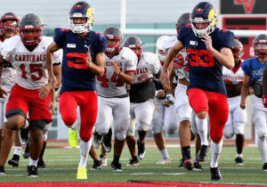 IN BEELD: Max Verstappen en Daniel Ricciardo spelen American Football!